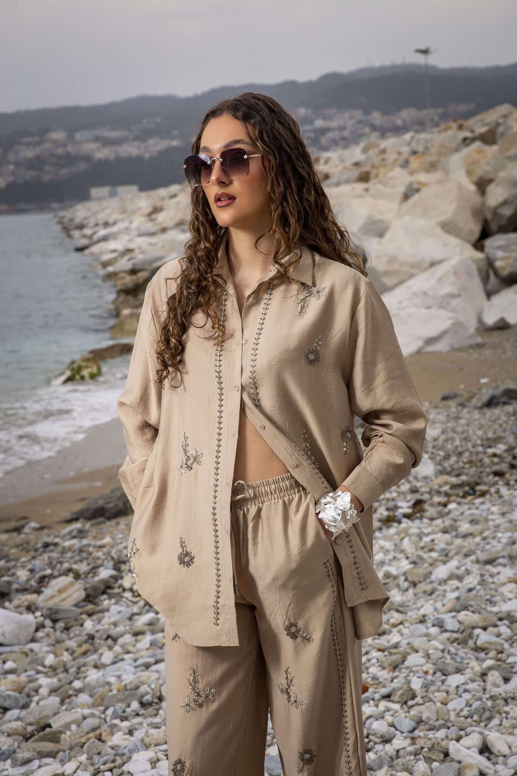 Πουκαμίσα με διακριτικά κεντήματα - Image 3