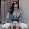 Ριγέ Oversized Πουκάμισο με Φουσκωτά Μανίκια & Μάο Γιακά – Μπλε / Καφέ