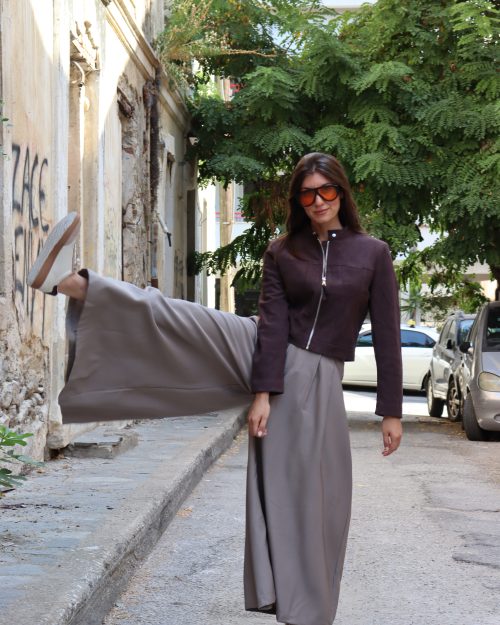 Alternative view of Cropped Suede τζάκετ με όρθιο γιακά & φερμουάρ – σκούρο καφέ