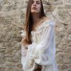 Χυτή Μπλούζα Off-Shoulder με Βολάν & Εντυπωσιακά Μανίκια - Image 3