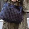 Πλεκτή Τσάντα Ώμου με Επίχρυση Μεταλλική Λαβή – Σκούρο Καφέ / Fondant - Image 2