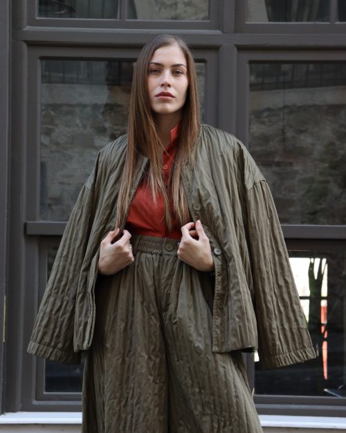 Oversized Καπιτονέ Σακάκι-Πουκάμισο με Ανάγλυφη Υφή – Χακί / Olive